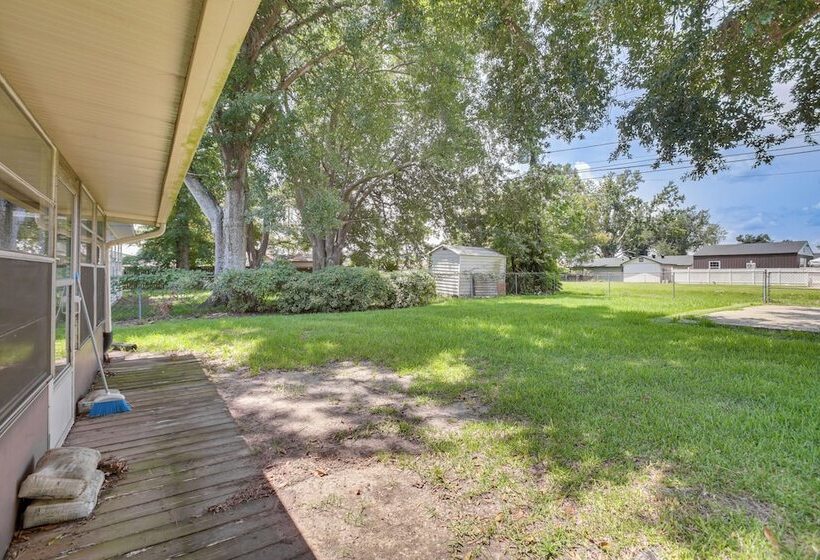 30 Mi To The Big Easy: Laplace Home W/ Backyard!
