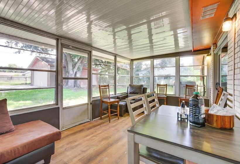 30 Mi To The Big Easy: Laplace Home W/ Backyard!