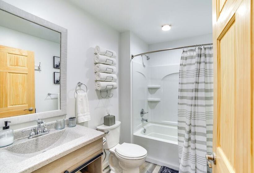 All Season Seney Home W/ Private Yard & Fire Pit!