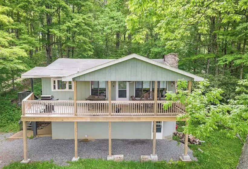 Ash Vale By Avantstay Spacious Deck W/ Views, Ping Pong Table