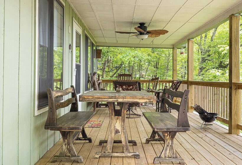 Ash Vale By Avantstay Spacious Deck W/ Views, Ping Pong Table