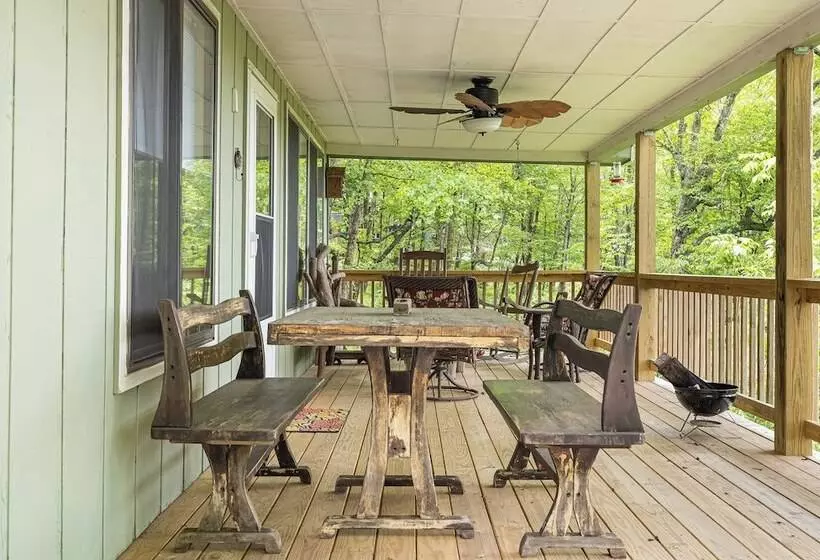 Ash Vale By Avantstay Spacious Deck W/ Views, Ping Pong Table