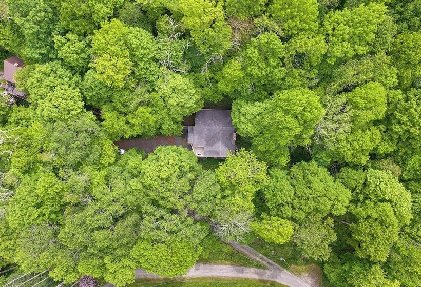 Ash Vale By Avantstay Spacious Deck W/ Views, Ping Pong Table