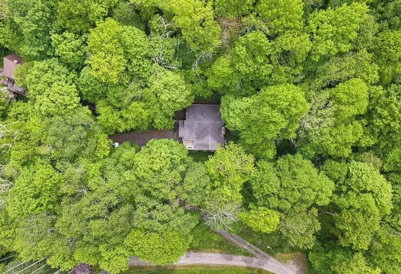 Ash Vale By Avantstay Spacious Deck W/ Views, Ping Pong Table