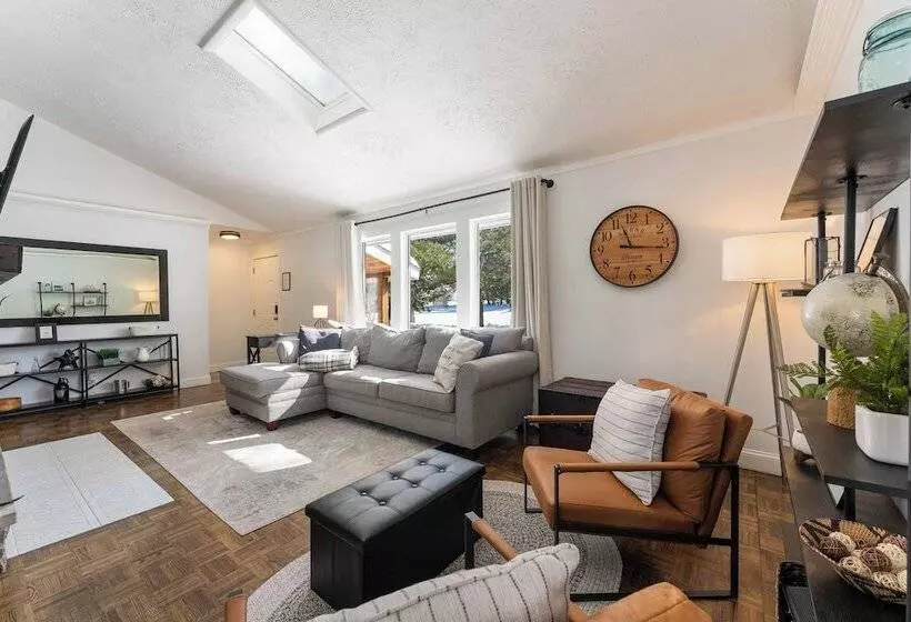 Birchwood By Avantstay Game Room + Lake Access