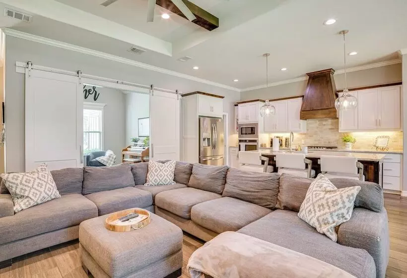 Bryan Home W/ Covered Patio: 6 Mi To Texas A&m!