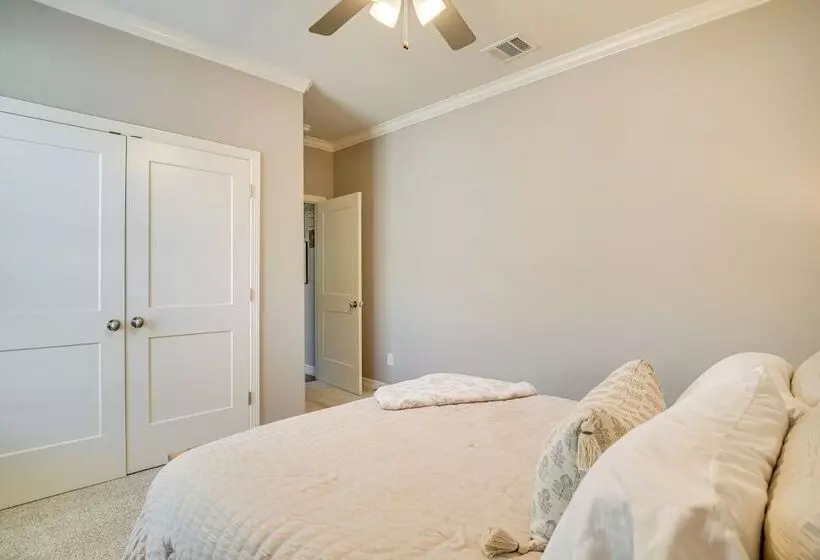 Bryan Home W/ Covered Patio: 6 Mi To Texas A&m!