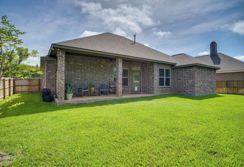 Bryan Home W/ Covered Patio: 6 Mi To Texas A&m!