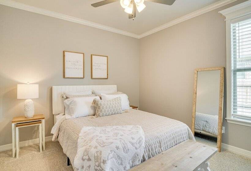 Bryan Home W/ Covered Patio: 6 Mi To Texas A&m!