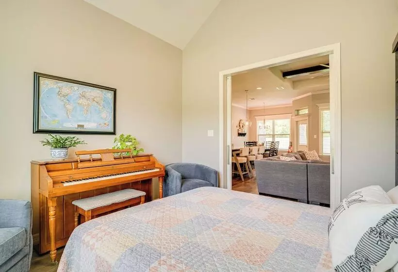 Bryan Home W/ Covered Patio: 6 Mi To Texas A&m!