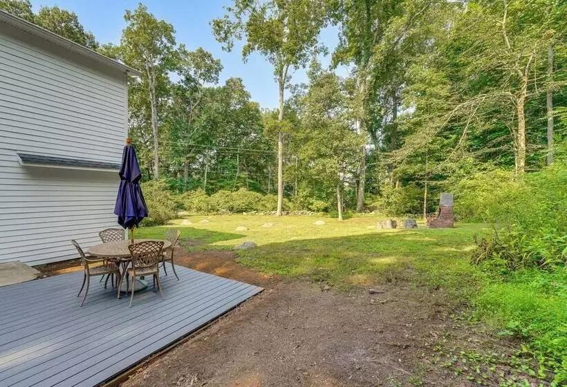 2 Mi To Dtwn: 2 Acre Retreat W/ Large Yard!