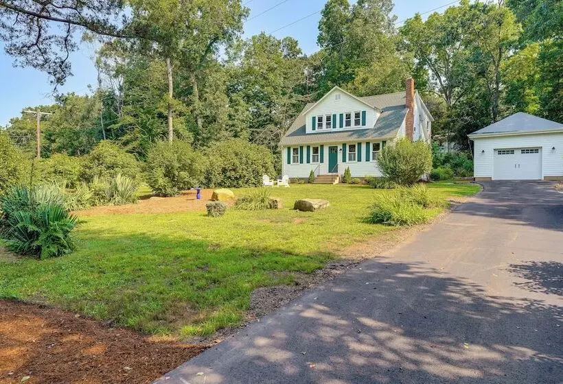 2 Mi To Dtwn: 2 Acre Retreat W/ Large Yard!