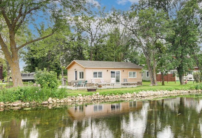 Charming Minnesota Cabin W/ Dock On Big Pine Lake!