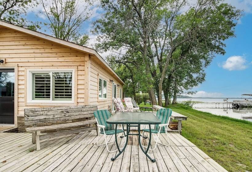 Charming Minnesota Cabin W/ Dock On Big Pine Lake!