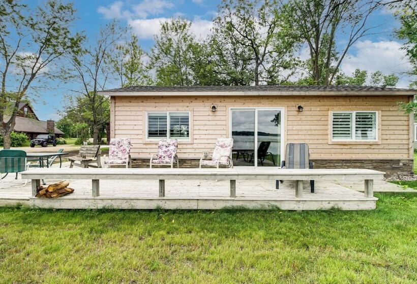Charming Minnesota Cabin W/ Dock On Big Pine Lake!
