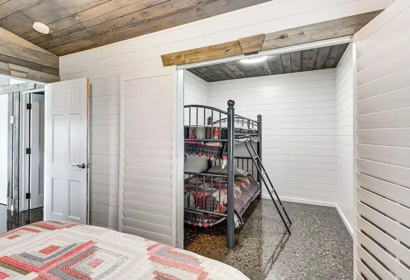 Charming Minnesota Cabin W/ Dock On Big Pine Lake!