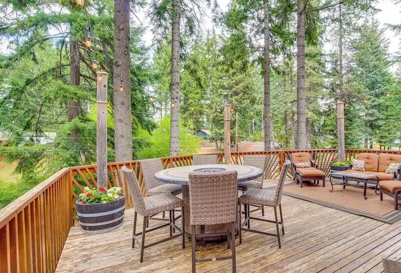 Cle Elum Cabin W/ Hot Tub, 4 Grills & Game Room!