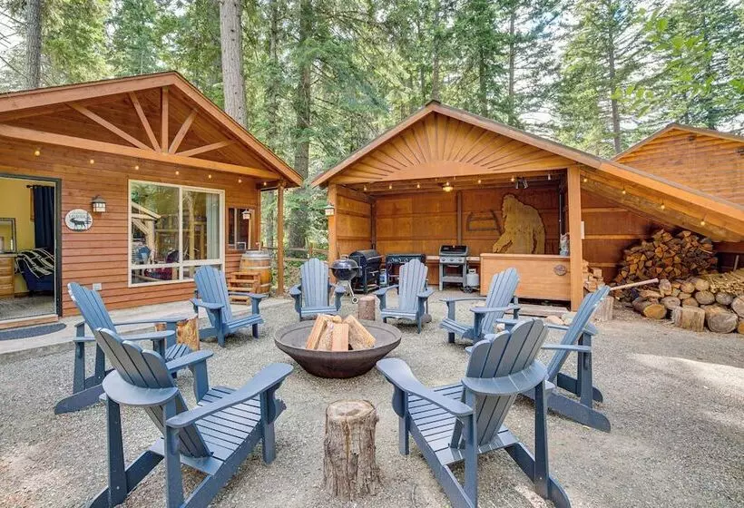 Cle Elum Cabin W/ Hot Tub, 4 Grills & Game Room!