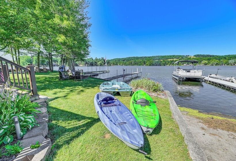Cottage On Lamoka Lake W/ Deck, Grill & 3 Kayaks