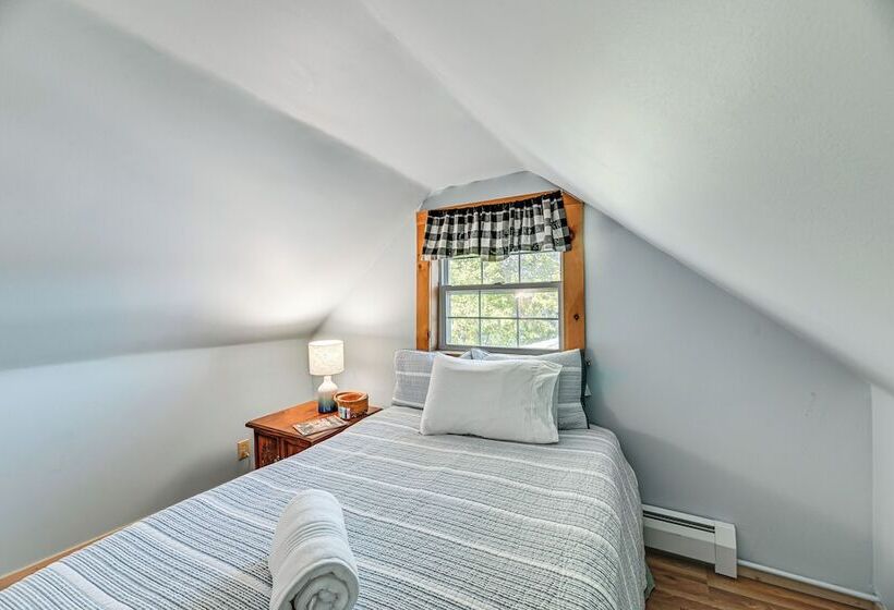 Cottage On Lamoka Lake W/ Deck, Grill & 3 Kayaks