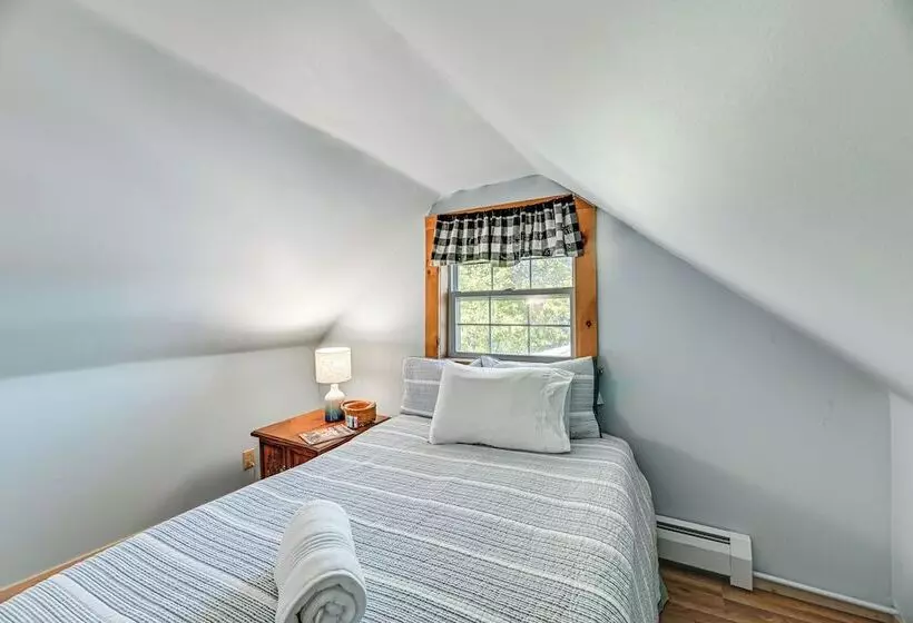 Cottage On Lamoka Lake W/ Deck, Grill & 3 Kayaks