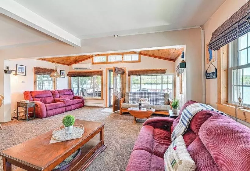 Cottage On Lamoka Lake W/ Deck, Grill & 3 Kayaks