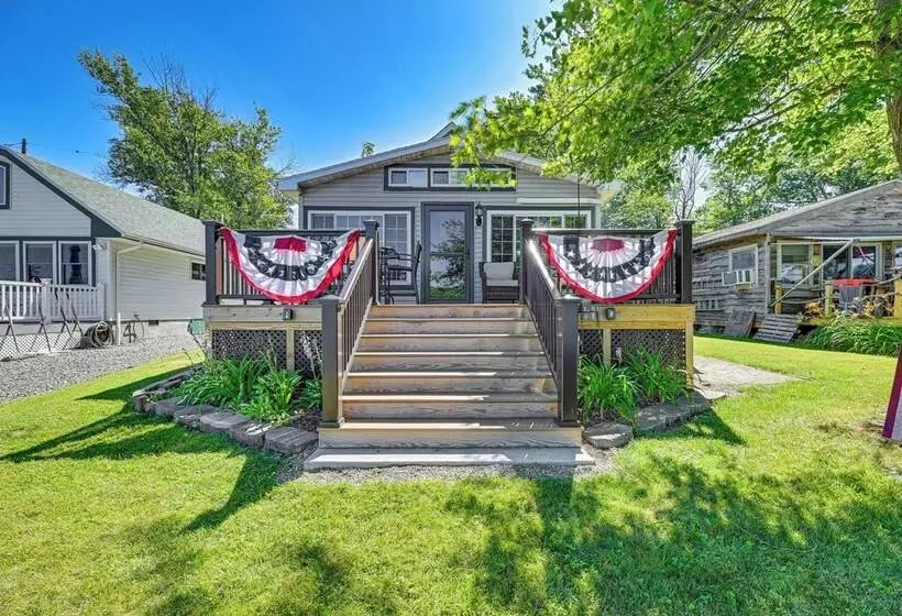 Cottage On Lamoka Lake W/ Deck, Grill & 3 Kayaks