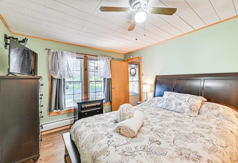 Cottage On Lamoka Lake W/ Deck, Grill & 3 Kayaks