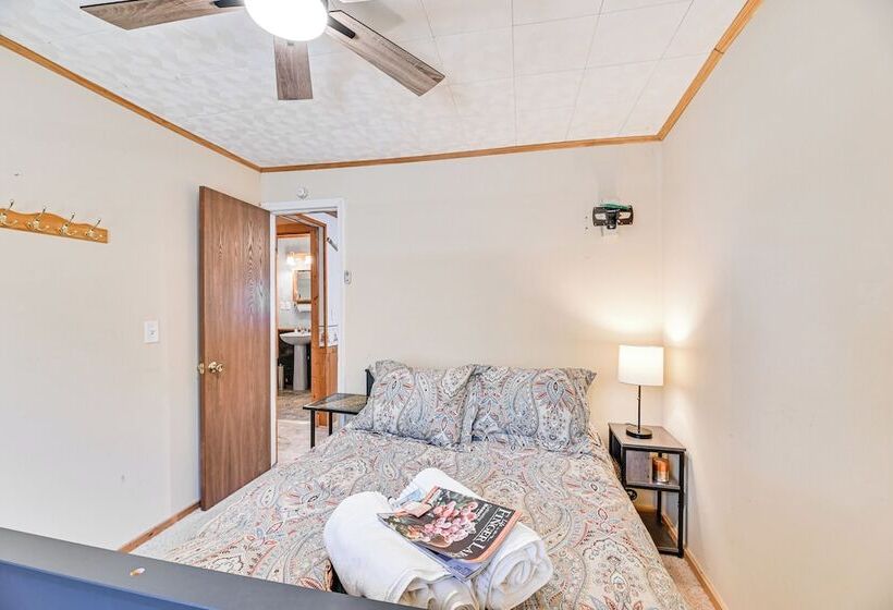 Cottage On Lamoka Lake W/ Deck, Grill & 3 Kayaks