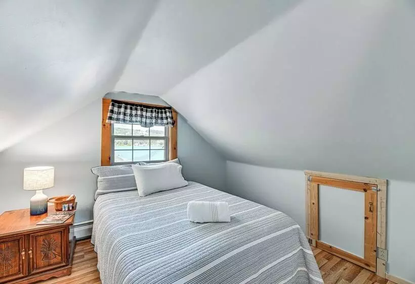 Cottage On Lamoka Lake W/ Deck, Grill & 3 Kayaks