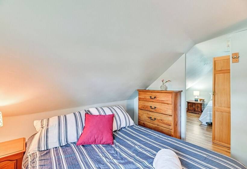 Cottage On Lamoka Lake W/ Deck, Grill & 3 Kayaks