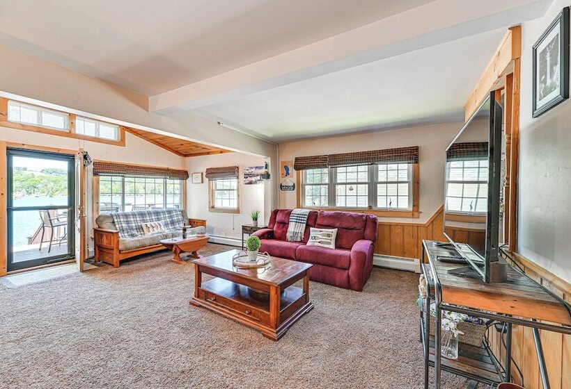 Cottage On Lamoka Lake W/ Deck, Grill & 3 Kayaks