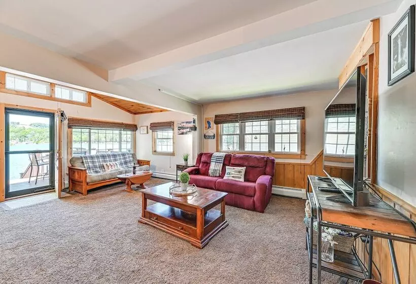 Cottage On Lamoka Lake W/ Deck, Grill & 3 Kayaks