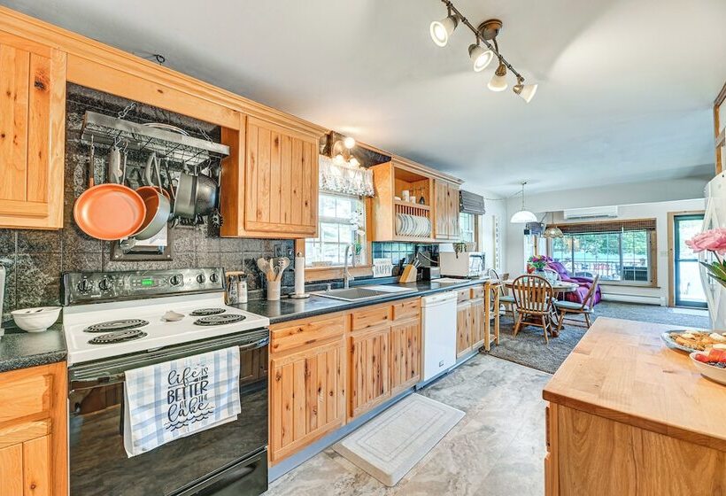 Cottage On Lamoka Lake W/ Deck, Grill & 3 Kayaks