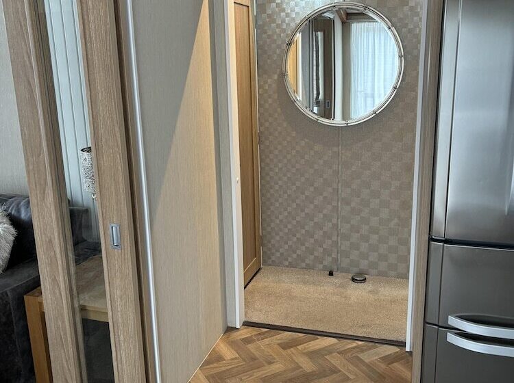 Отель Cozy Edinburgh Lodge With Stunning Views