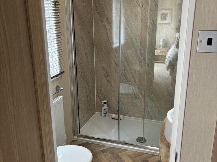 Отель Cozy Edinburgh Lodge With Stunning Views