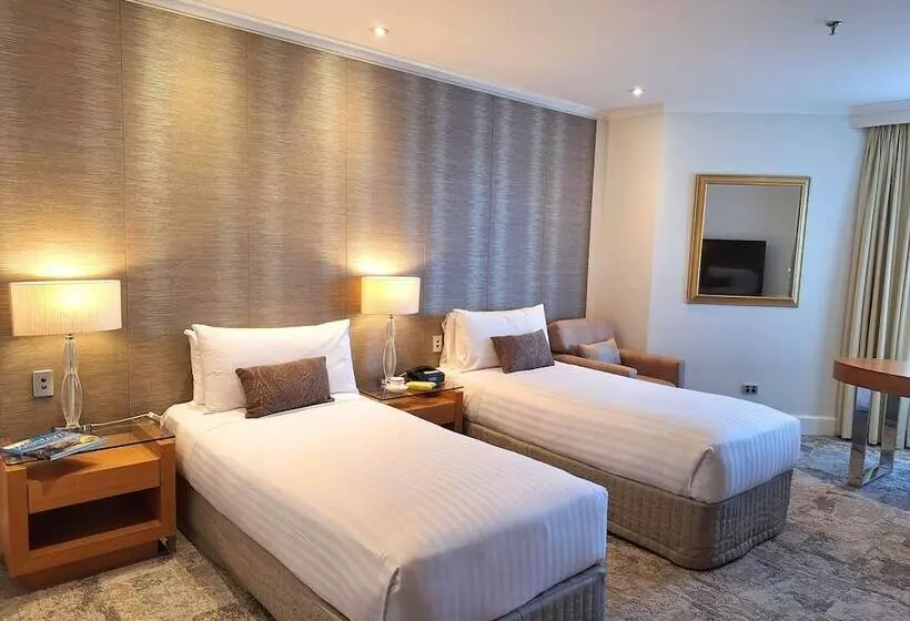هتل Residence On Langley Park