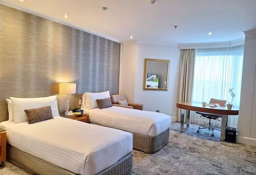 هتل Residence On Langley Park