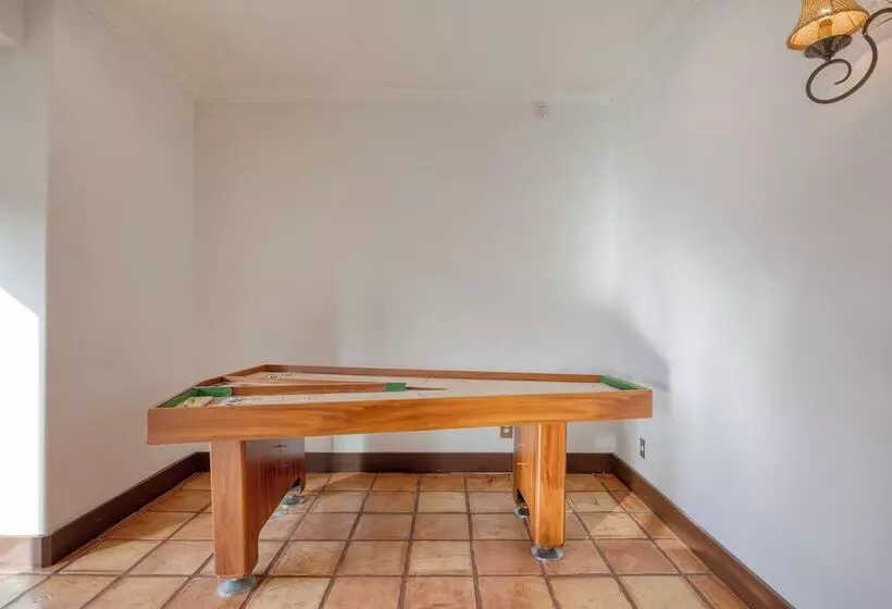 Keys Creek & Casita   Avantstay Sleeps 30 Estate Vineyard, Pool, Courts, Theater, Views