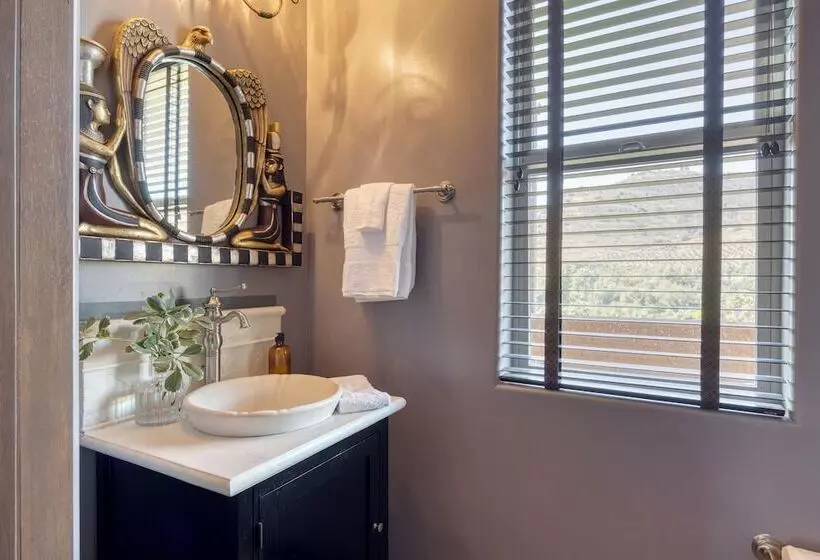 Keys Creek & Casita   Avantstay Sleeps 30 Estate Vineyard, Pool, Courts, Theater, Views