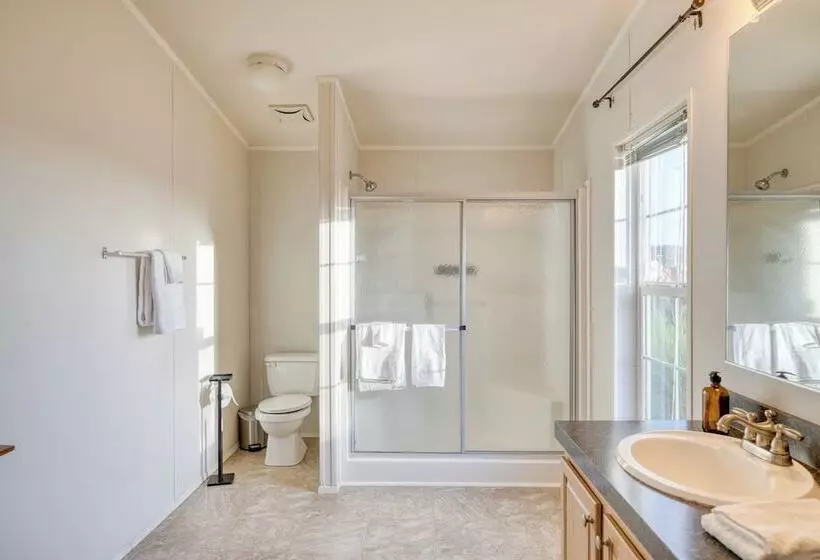 Keys Creek & Casita   Avantstay Sleeps 30 Estate Vineyard, Pool, Courts, Theater, Views