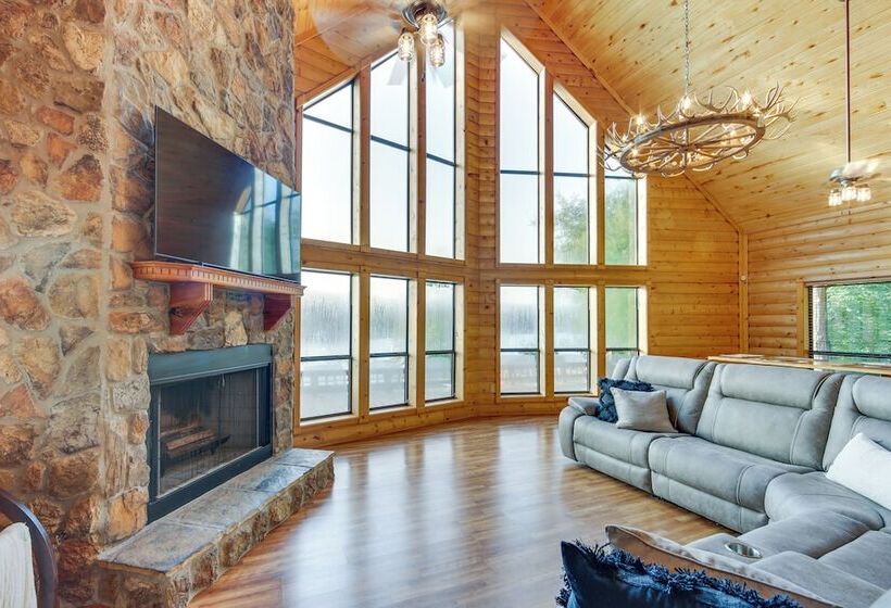 Lakefront Gladewater Retreat W/ Dock + Hot Tub!