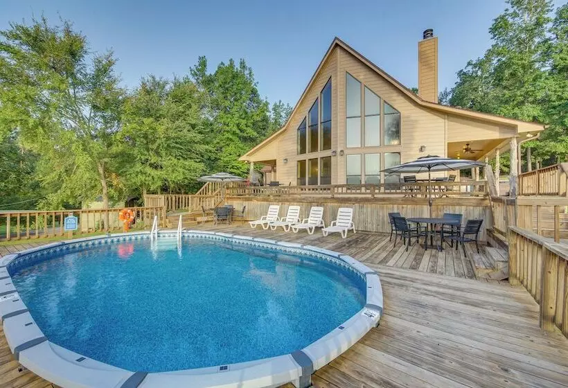 Lakefront Gladewater Retreat W/ Dock + Hot Tub!