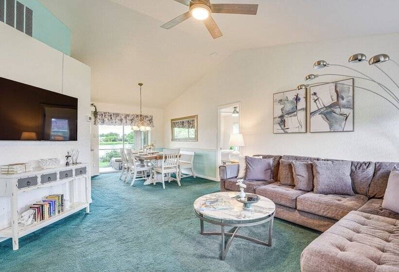 Lakefront Venice Home: 4 Mi To Manasota Key Beach!