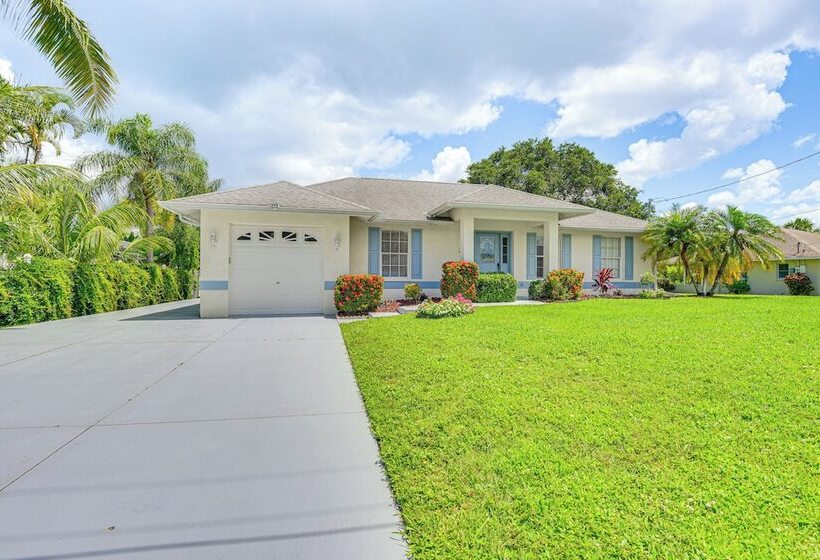 Lakefront Venice Home: 4 Mi To Manasota Key Beach!