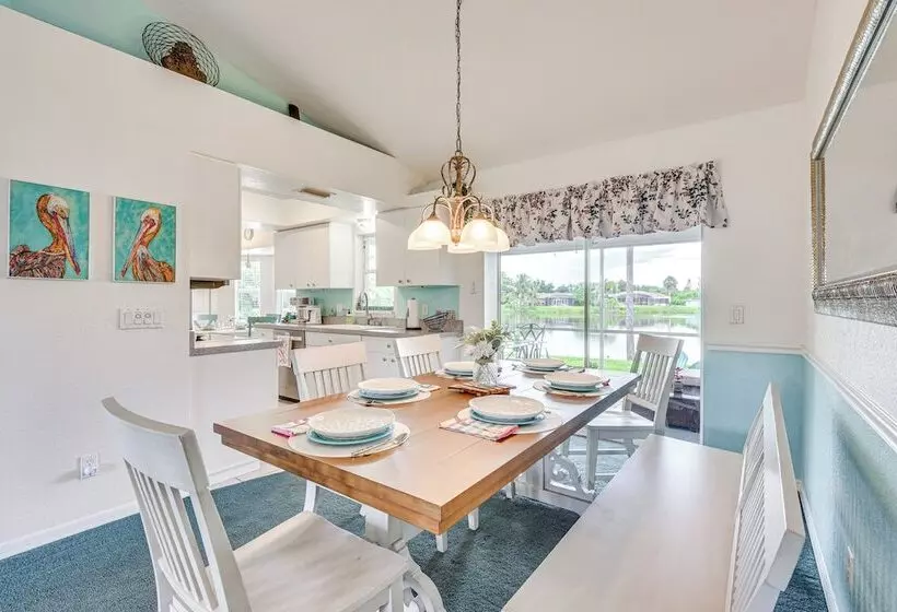 Lakefront Venice Home: 4 Mi To Manasota Key Beach!