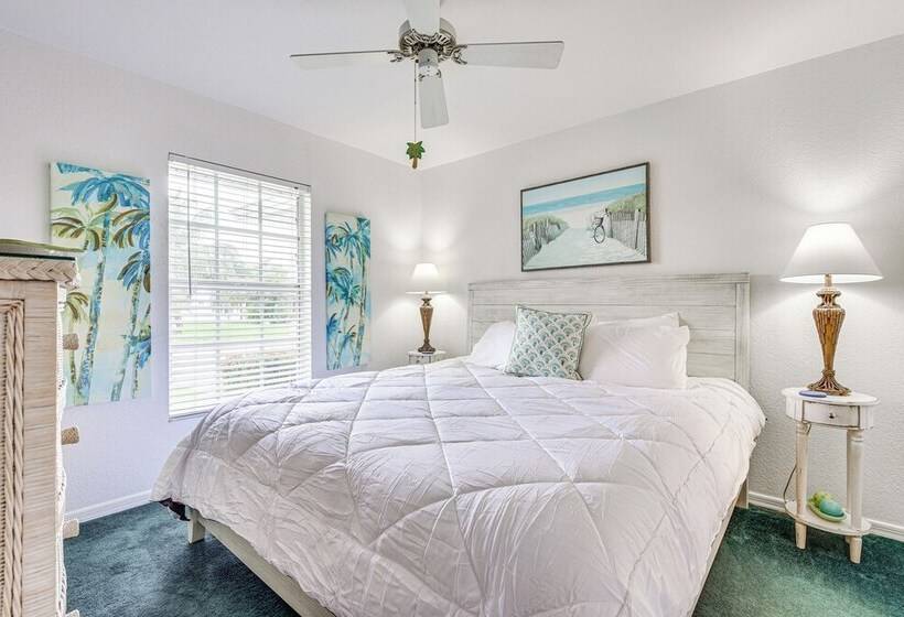 Lakefront Venice Home: 4 Mi To Manasota Key Beach!