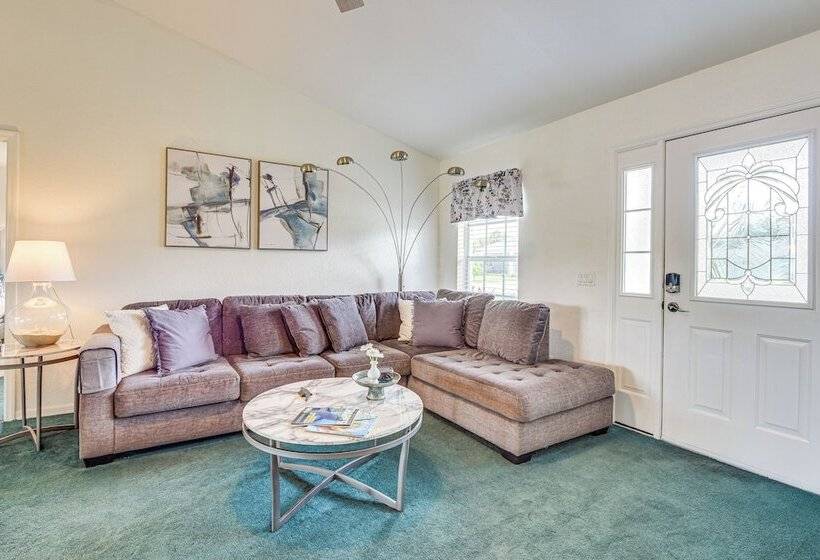 Lakefront Venice Home: 4 Mi To Manasota Key Beach!