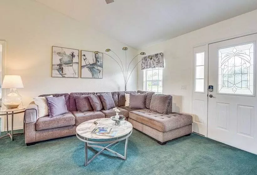 Lakefront Venice Home: 4 Mi To Manasota Key Beach!