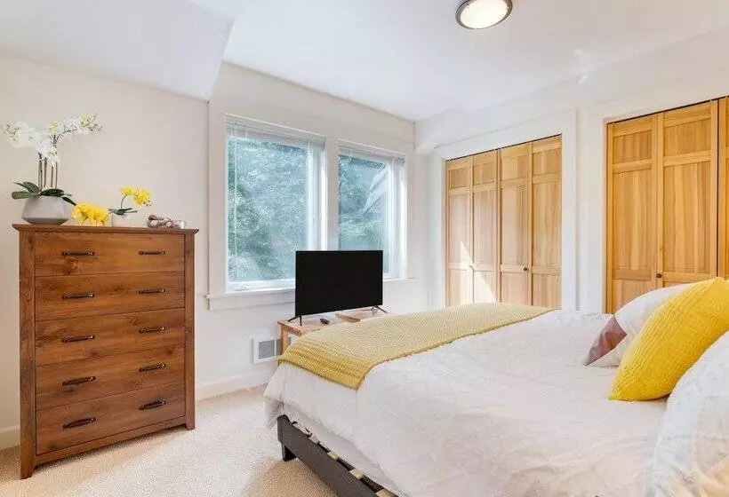 Lolis Place By Avantstay Walk To The Beach + Private Hot Tub